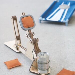 NWT KiwiCo Cornhole Catapult